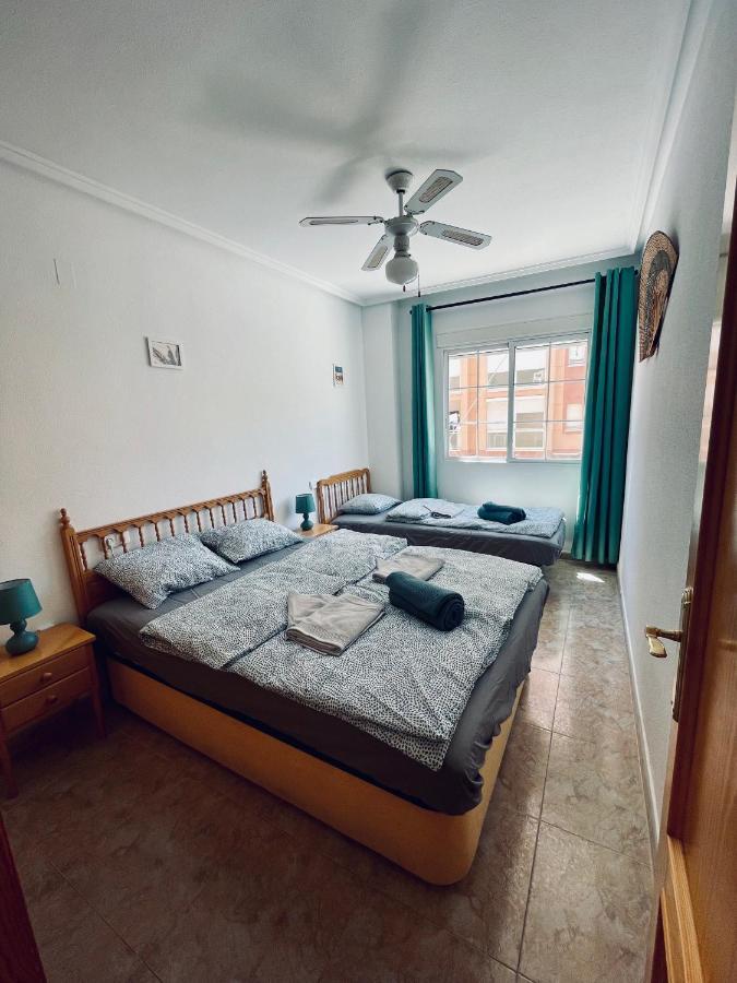El Papagayo Apartment 2 Mins Walking To The Beach Торевьиа Экстерьер фото