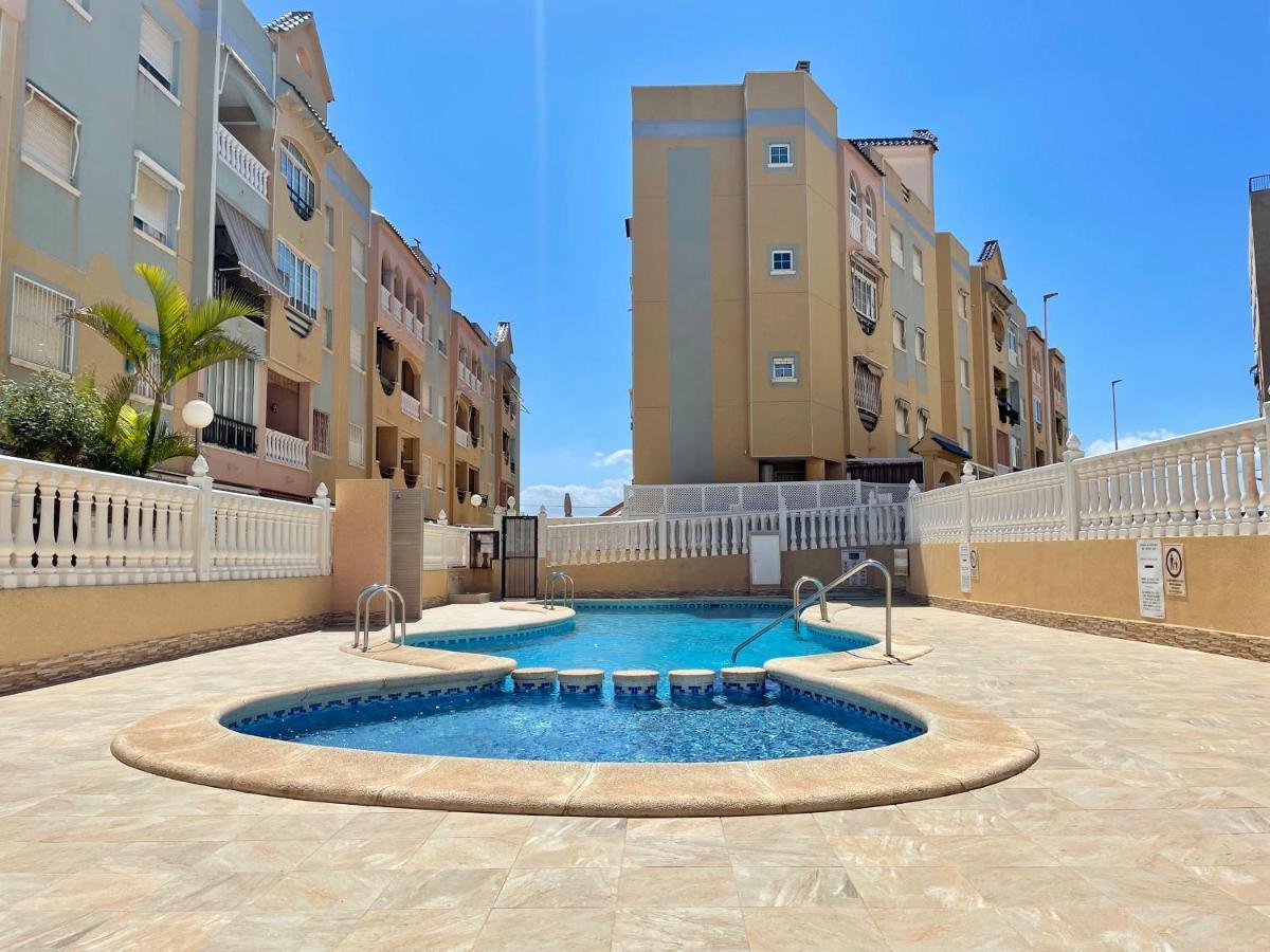 El Papagayo Apartment 2 Mins Walking To The Beach Торевьиа Экстерьер фото