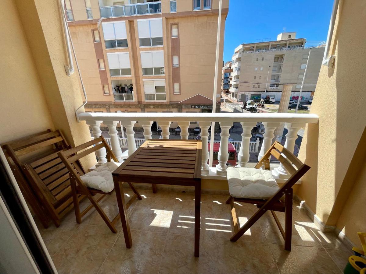 El Papagayo Apartment 2 Mins Walking To The Beach Торевьиа Экстерьер фото