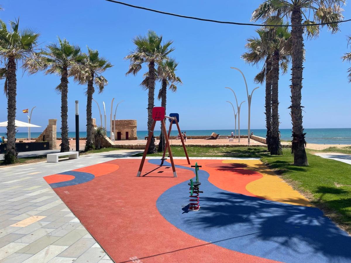 El Papagayo Apartment 2 Mins Walking To The Beach Торевьиа Экстерьер фото