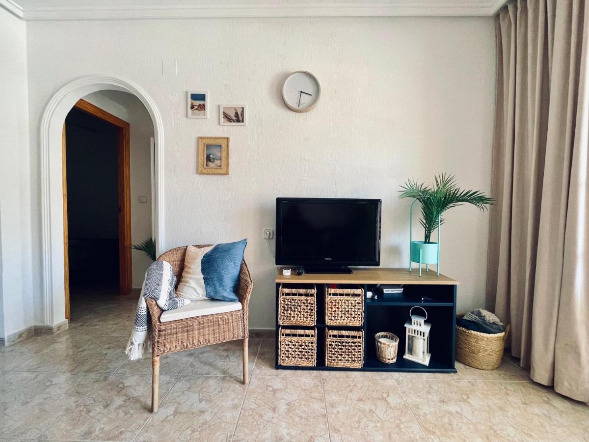 El Papagayo Apartment 2 Mins Walking To The Beach Торевьиа Экстерьер фото